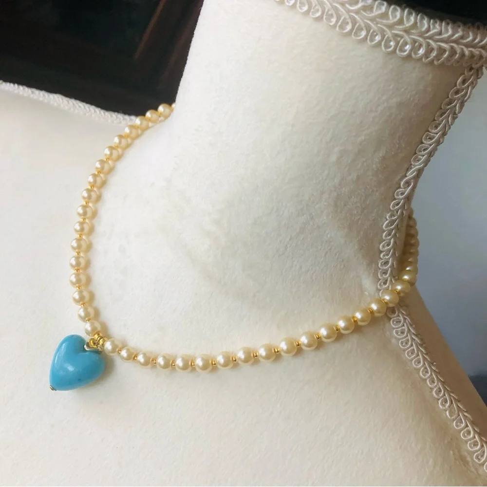 Handcrafted repurpose faux turquoise heart pendant Czech glass Pearl necklace - Picture 4 of 11